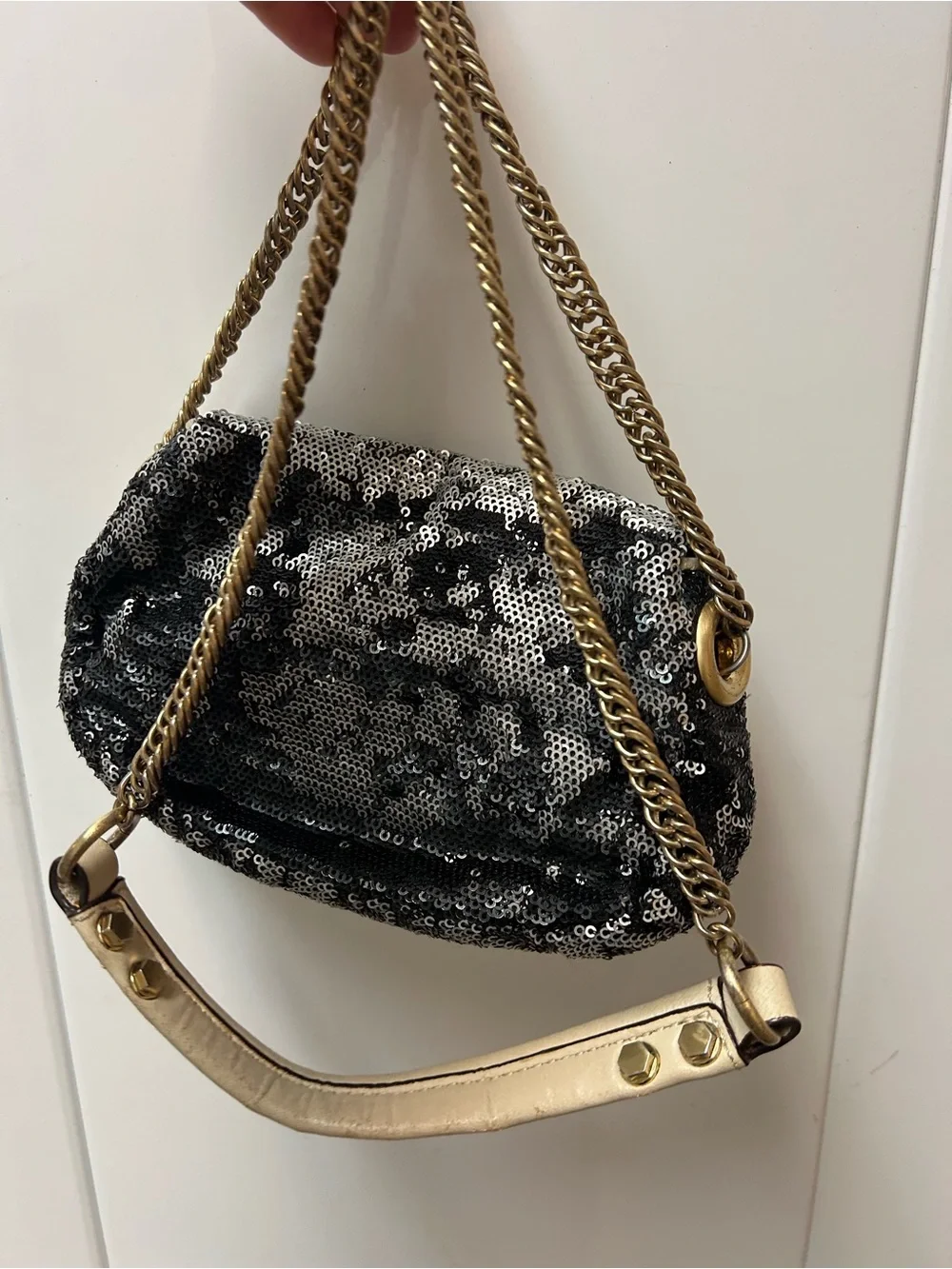 OrYANY Black Sequin Crossbody Bag with Gold Chain Strap
