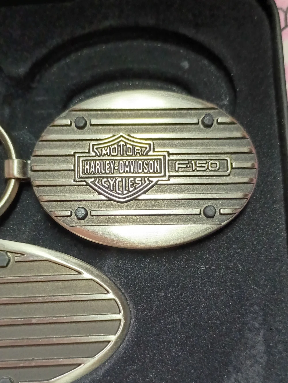 Harley-Davidson Motorcycles/Ford F-150 Dash Emblem and Keychain Set