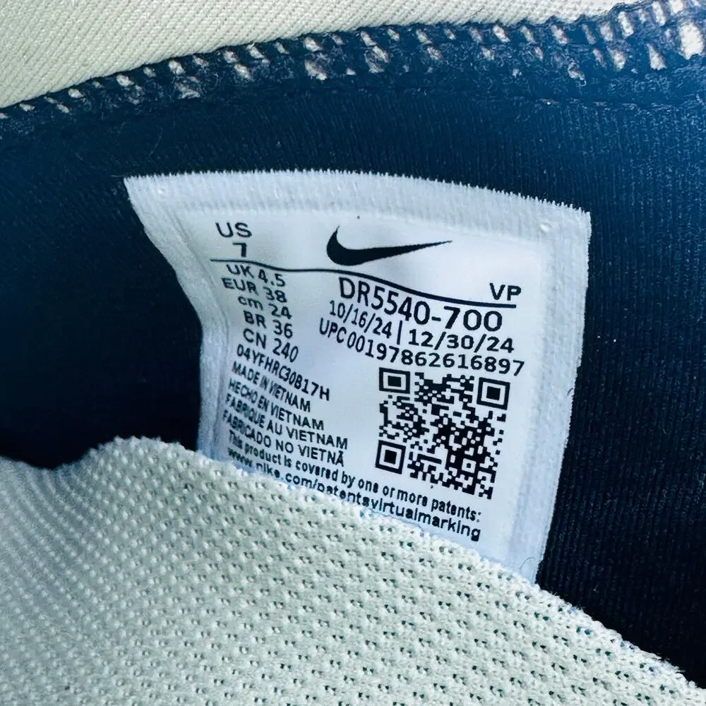 Nike women go