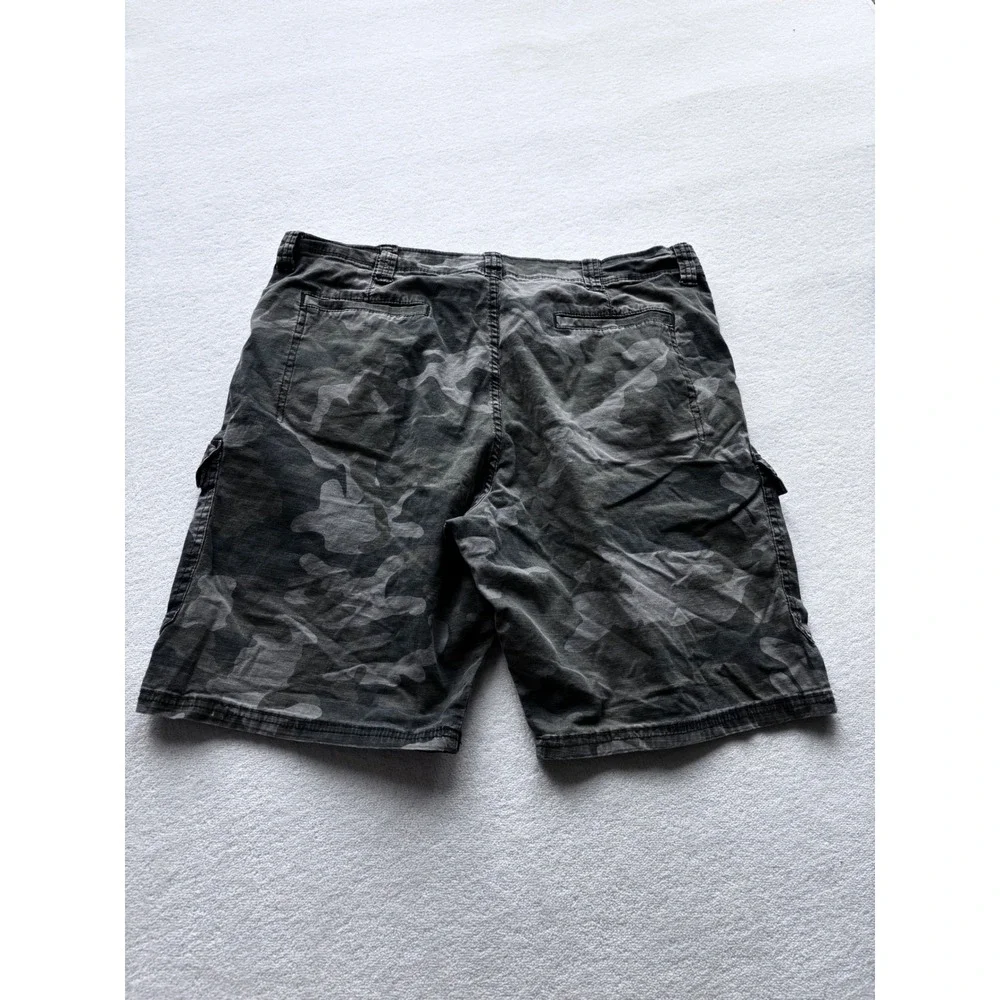 Wrangler Cargo Shorts Mens 38 Grey Camo Relaxed Fit Stretch Ripstop Utility
