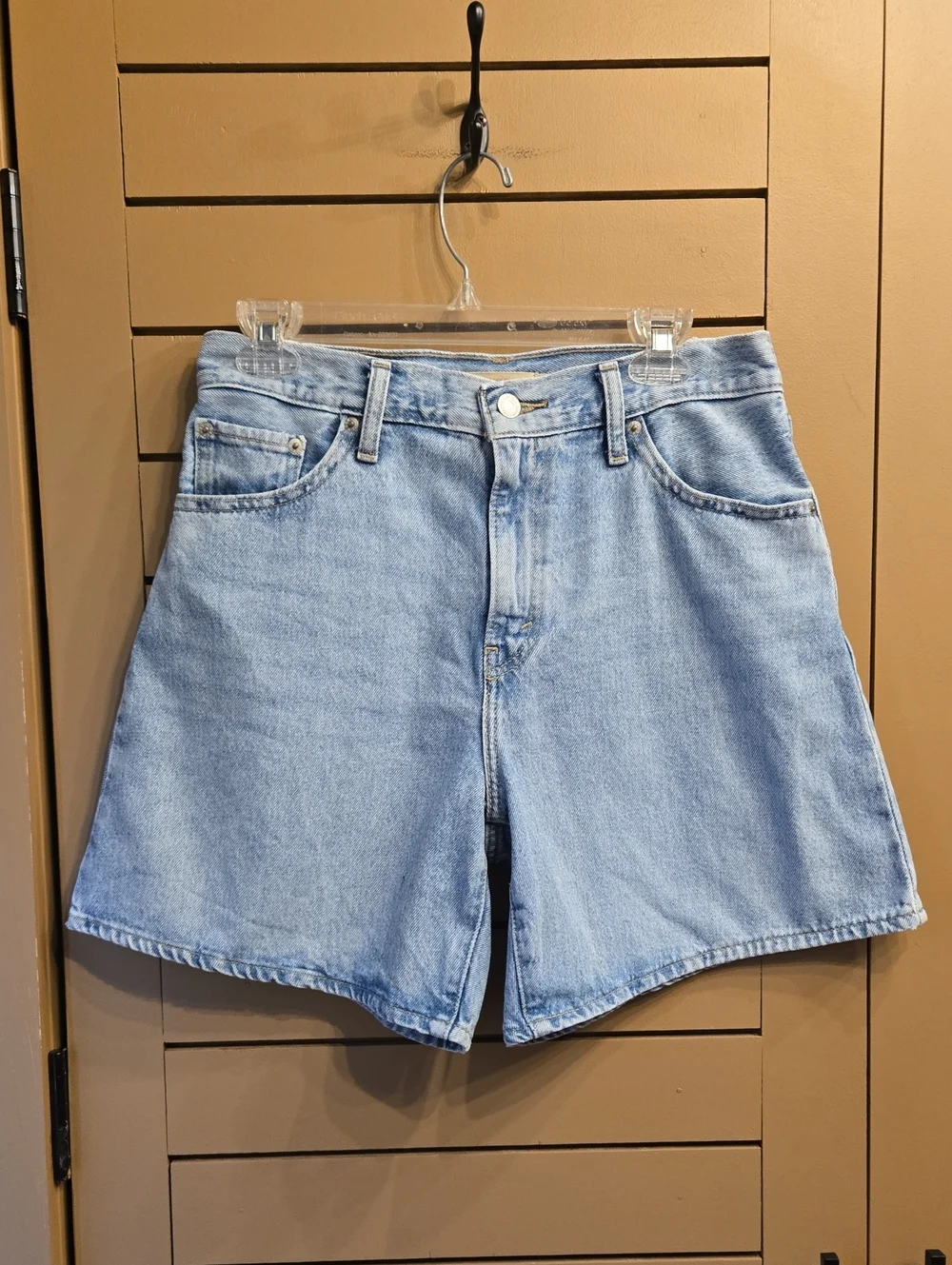 Levi's® High Rise Baggy Denim Shorts Size 28