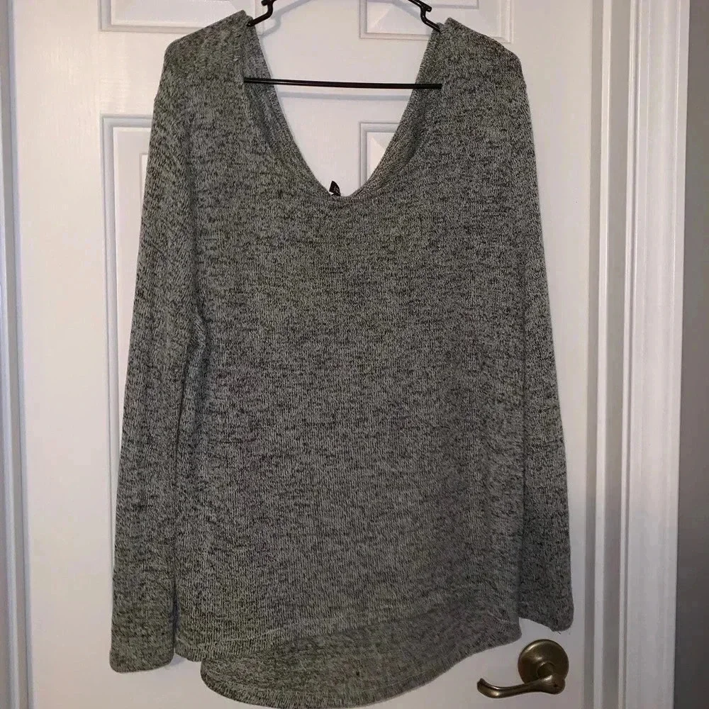 🔴🔴Gray Crew Neck Sweater🌟