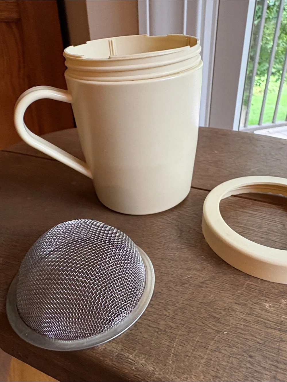 The Pampered Chef plastic cinnamon