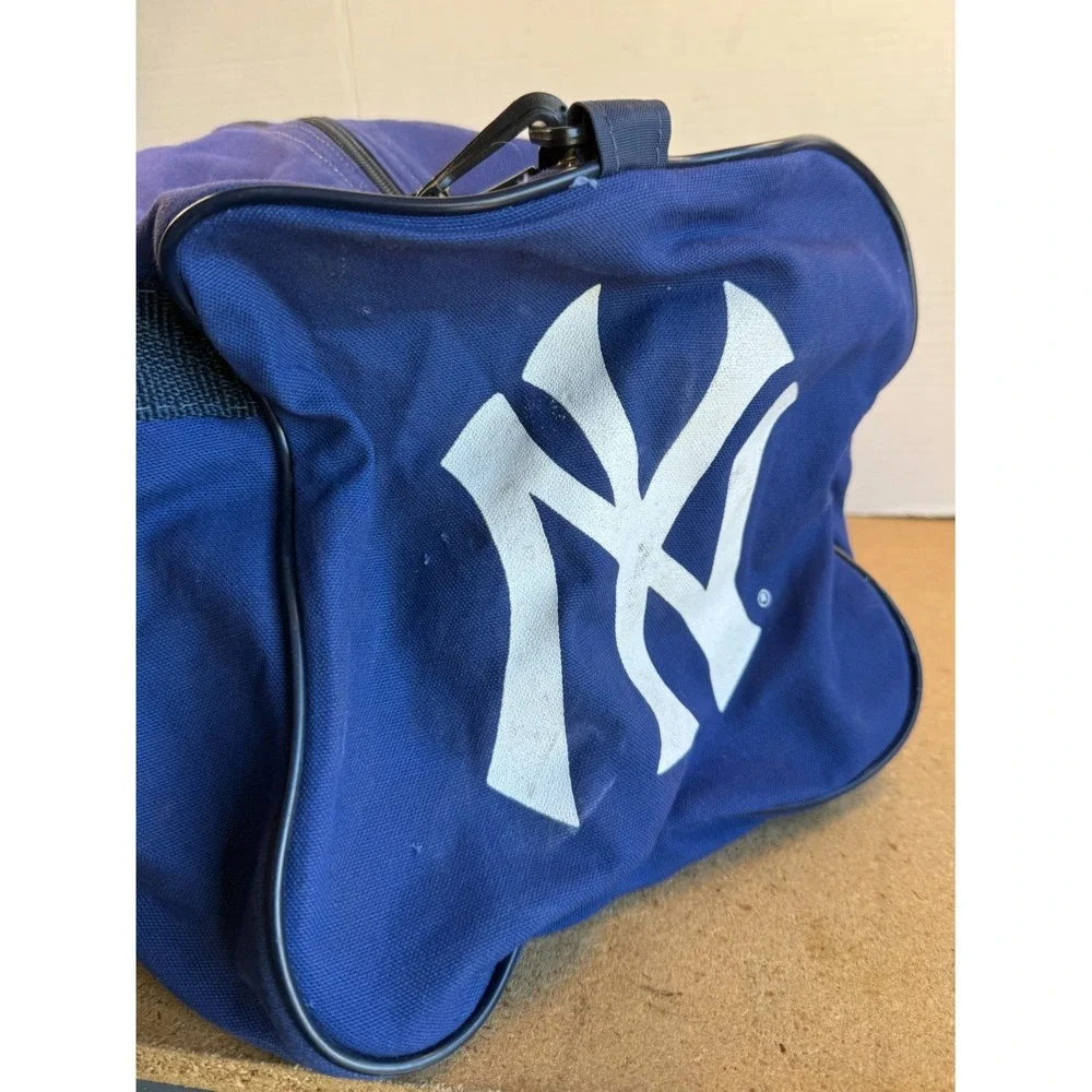 *RARE* New York Yankess Blue Duffle Bag NMI Nasco Made in USA 18x10x10