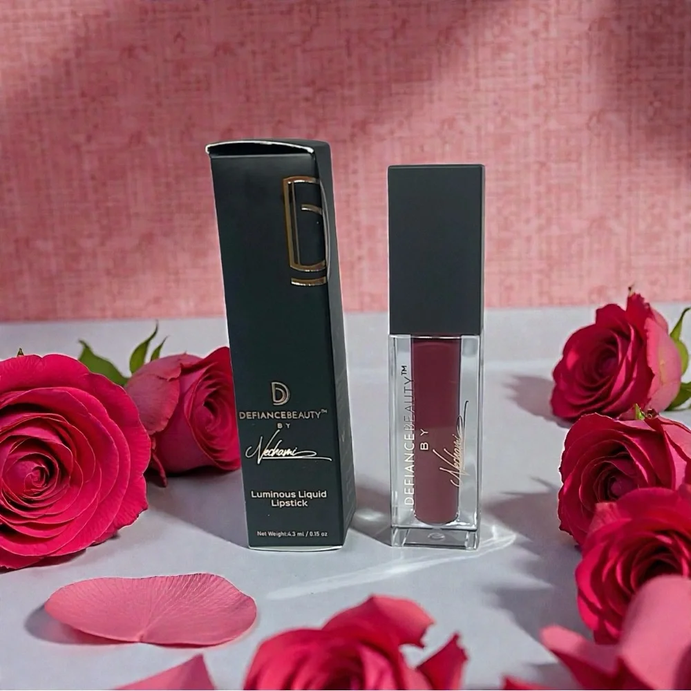💄 Defiance Beauty Divinity Luminous Liquid Lipstick