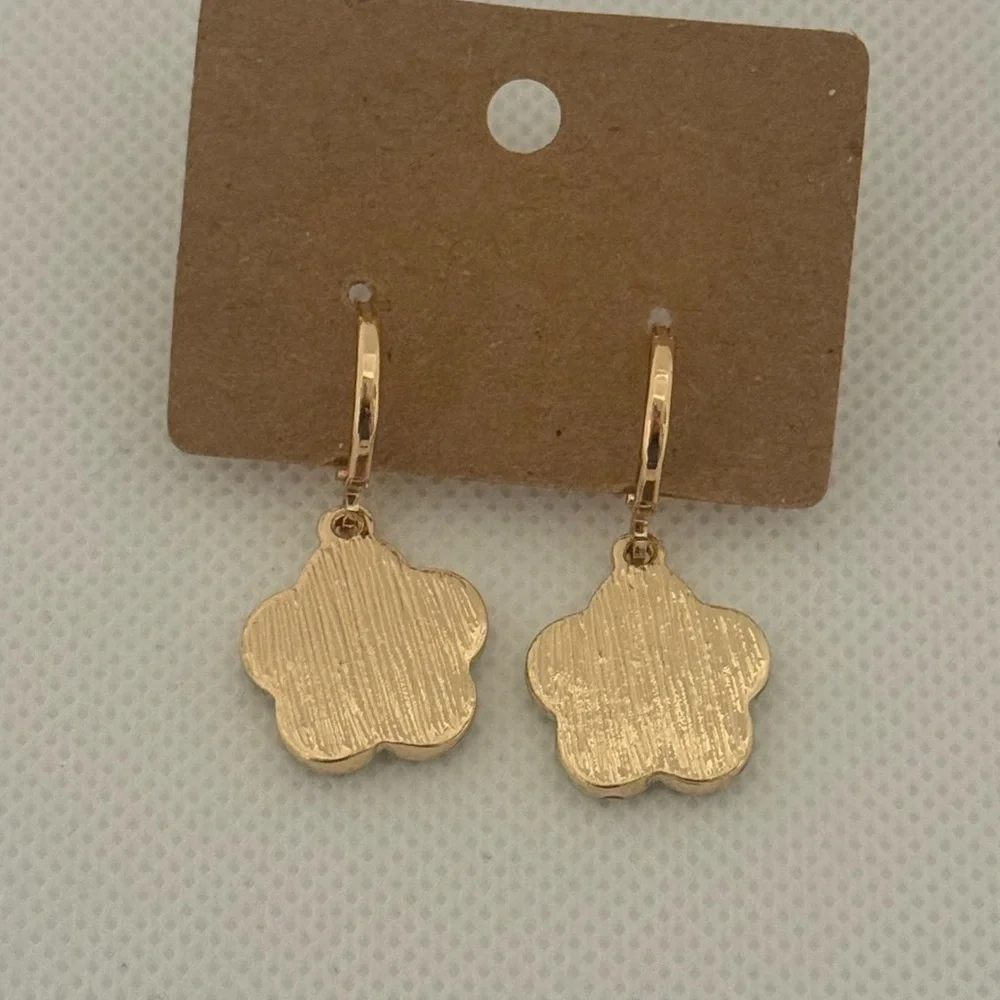 Gold & Black Flower Drop Earrings – Elegant Dainty Sparkle – NWT