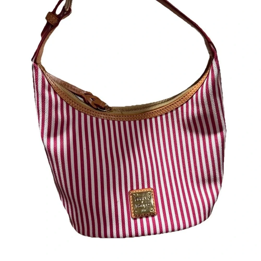 Dooney & Bourke this bag