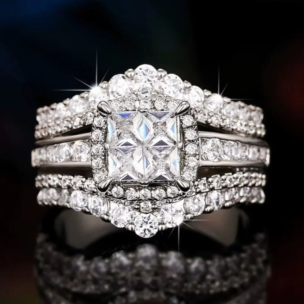 NEW 18k White Gold Diamond Ring Princess Cut Round Cut Thick Band