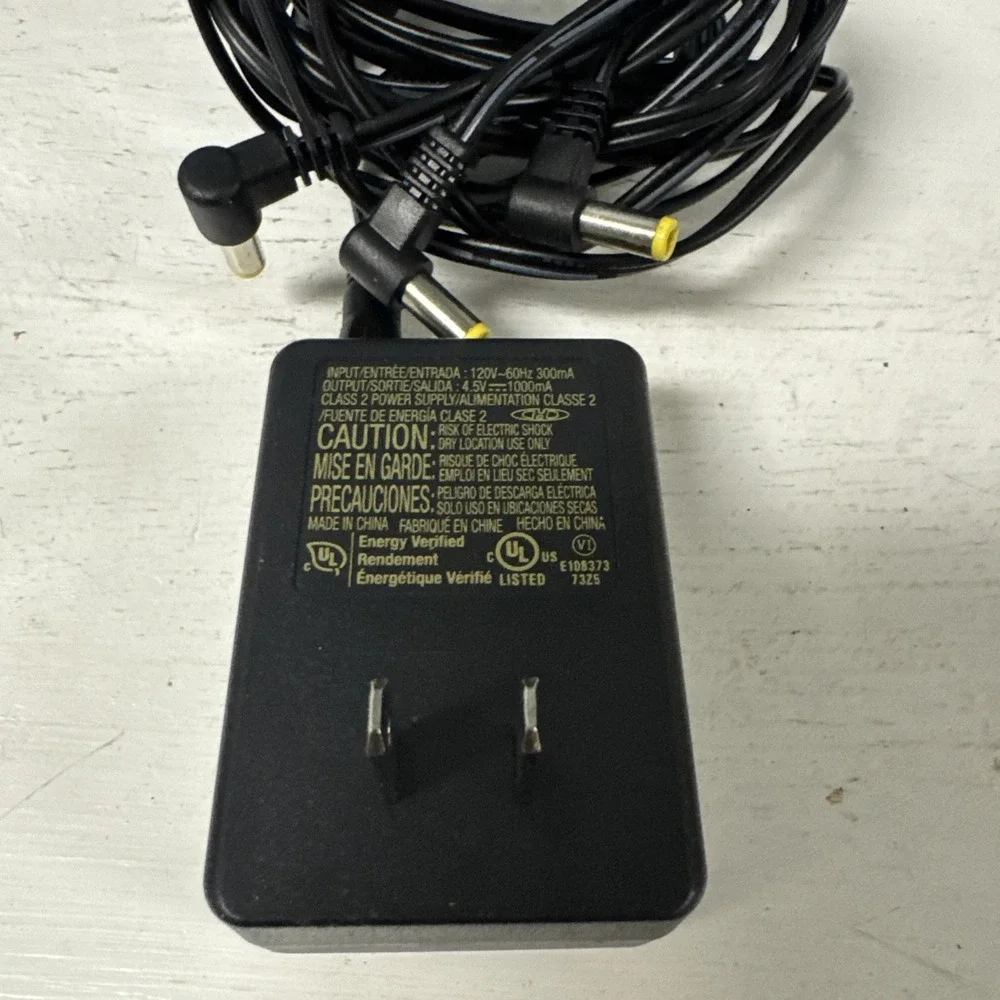 Lemax Spooky Town Switching Mode Power‎ Adapter Black 3 Yellow Plug SXE0451000GU