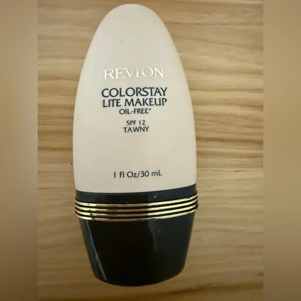 Revlon ColorStay Lite Makeup‎ Oil-Free SPF 12 Tawny – Unopened – No Box
