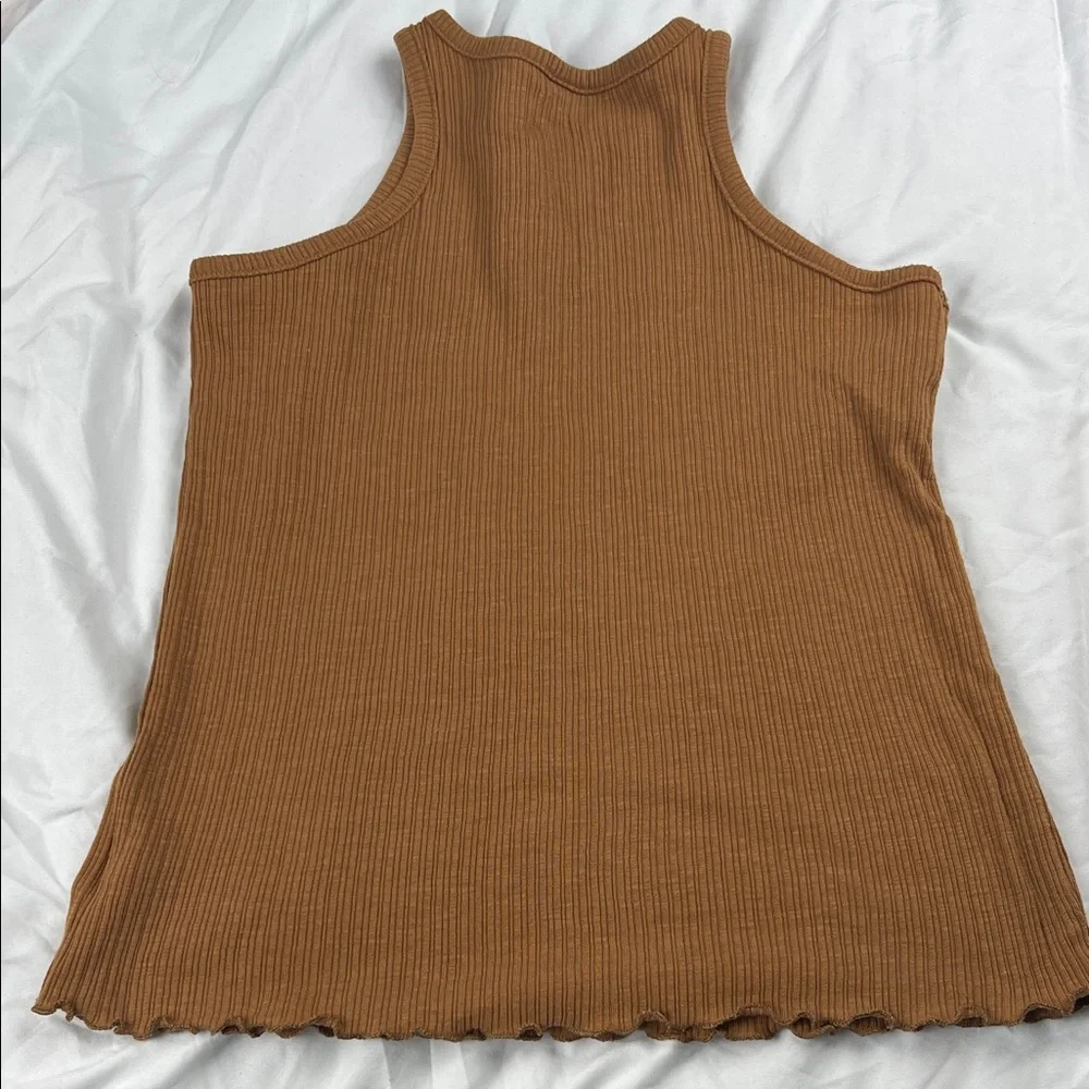 Old Navy chic detail casual