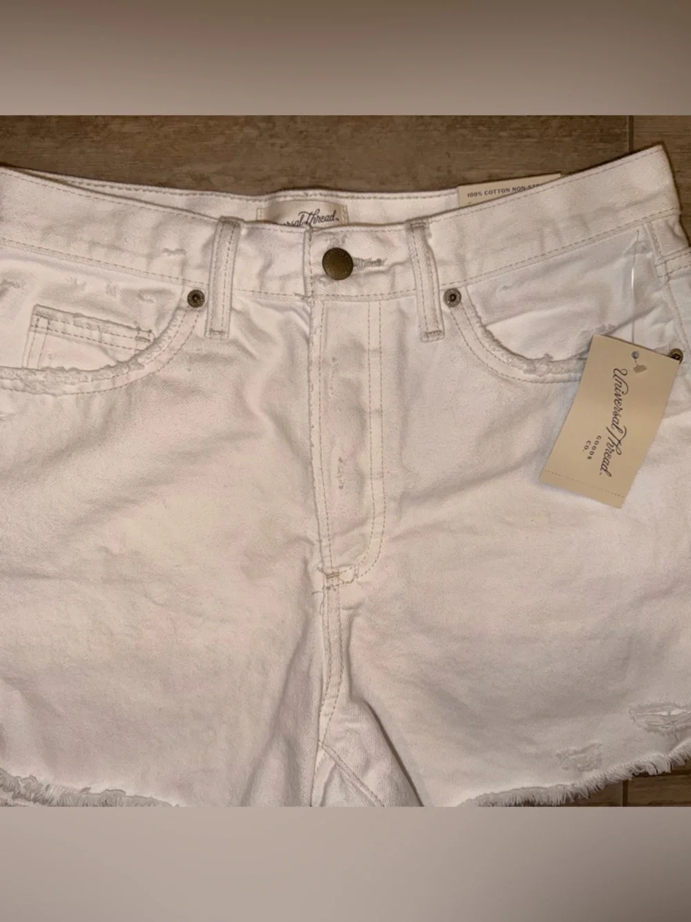 Universal Thread clean white