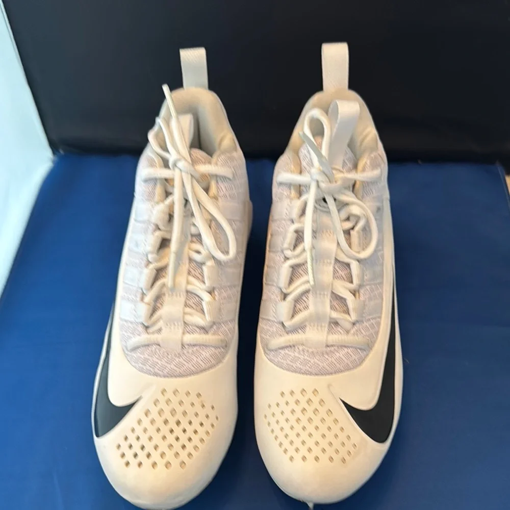 Nike White and Black lacrosse Sneakers size‎ 6.5