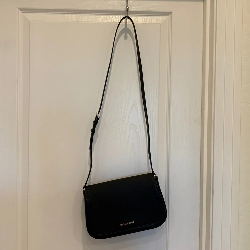 NWOT Michael Kors Jet Set East West‎ Crossbody Gold Tone hardware Black