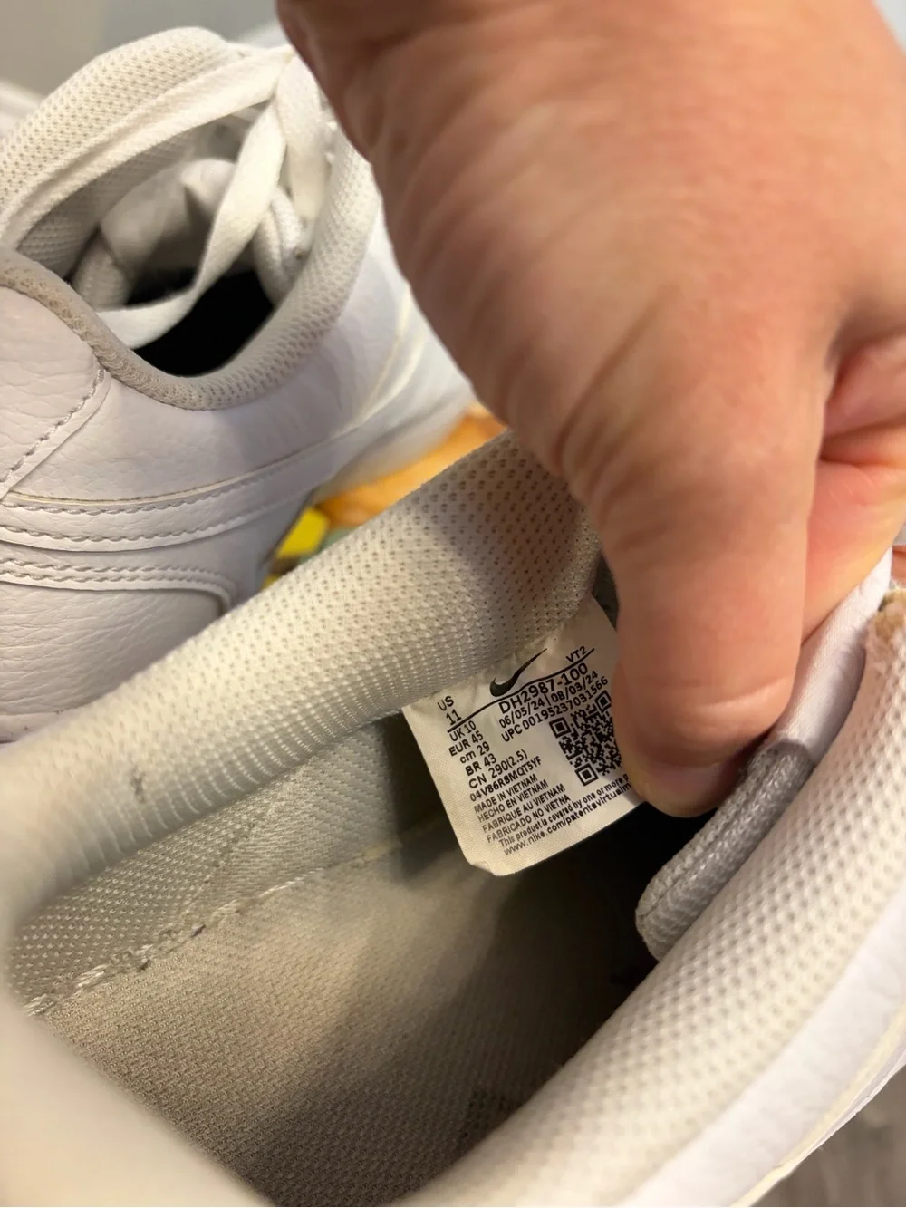 Nike description men