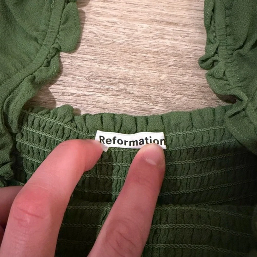 Reformation Pinto‎ Smocked Top Womens XS Green Moss Fitted Crop Blouse