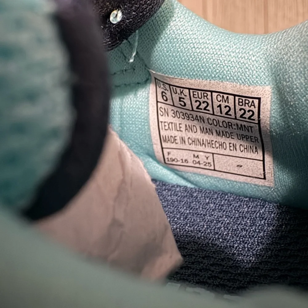 Skechers new tags