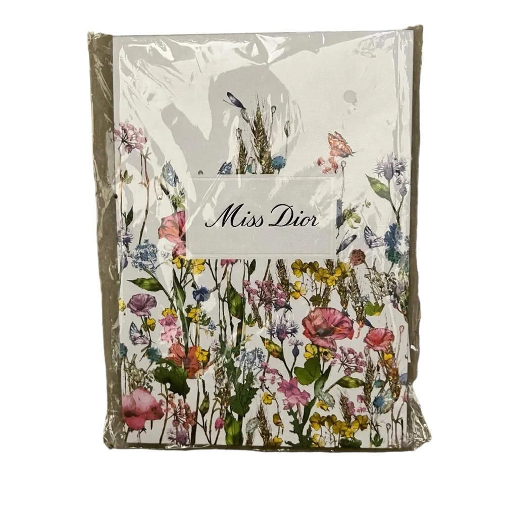 Miss Dior Letters‎ Kit