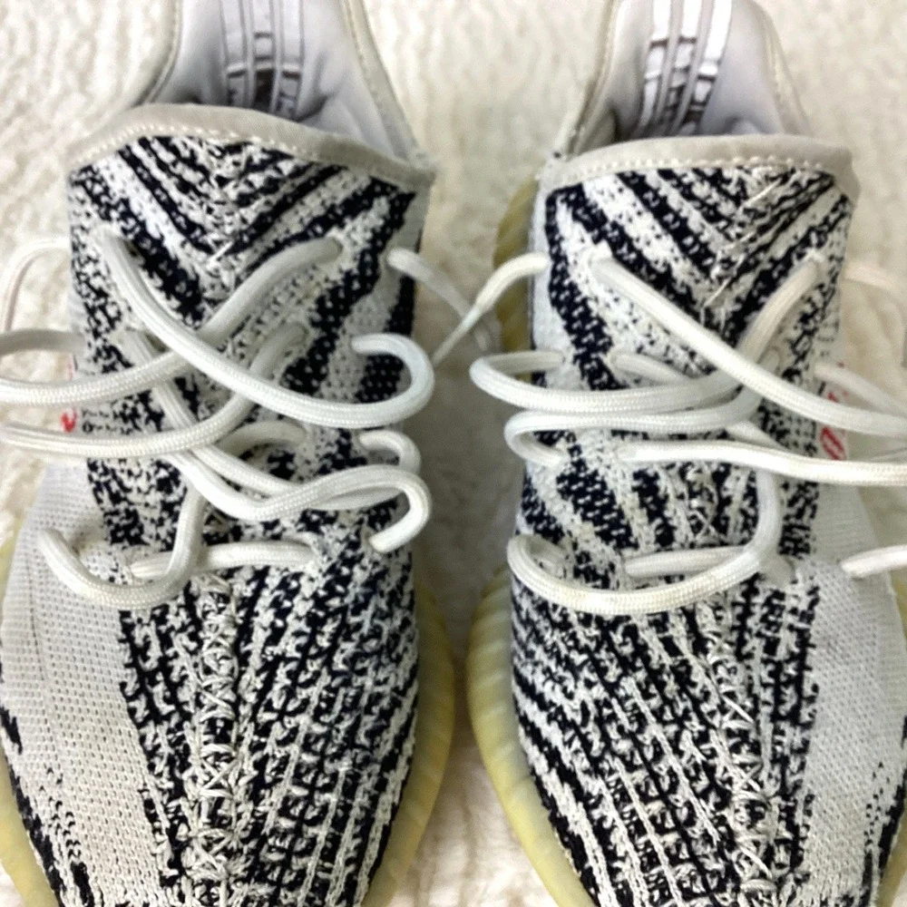 Adidas Yeezy Shoes V2 Boost 350 Men's Size 7 Low Zebra, Moderate Wear