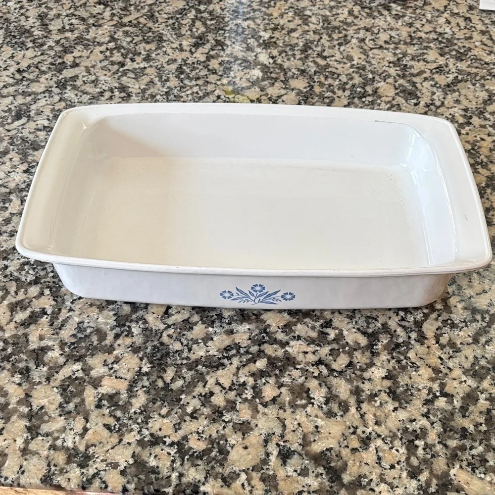 Vintage Corningware P-332 Blue Coneflower White 2 3/4 QT Baking Dish