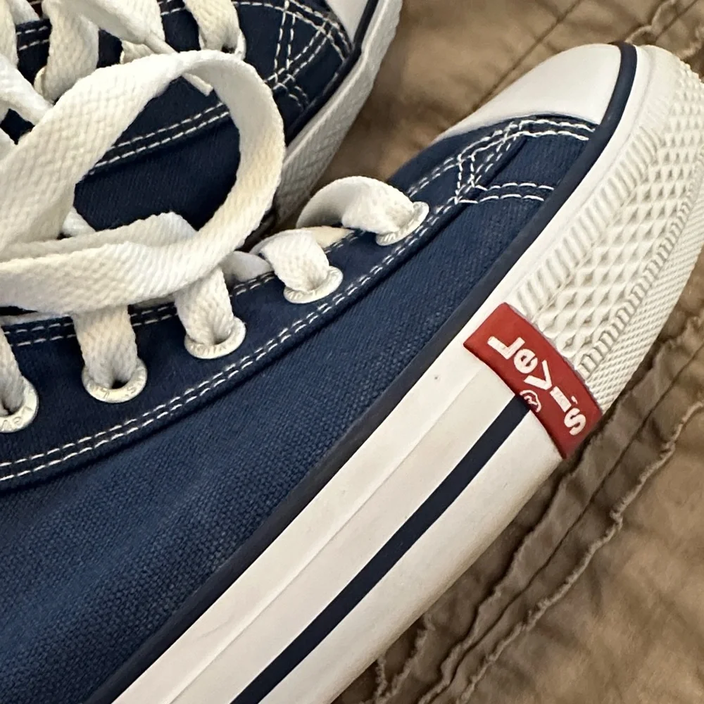 Levi's Sneakers with White Accents