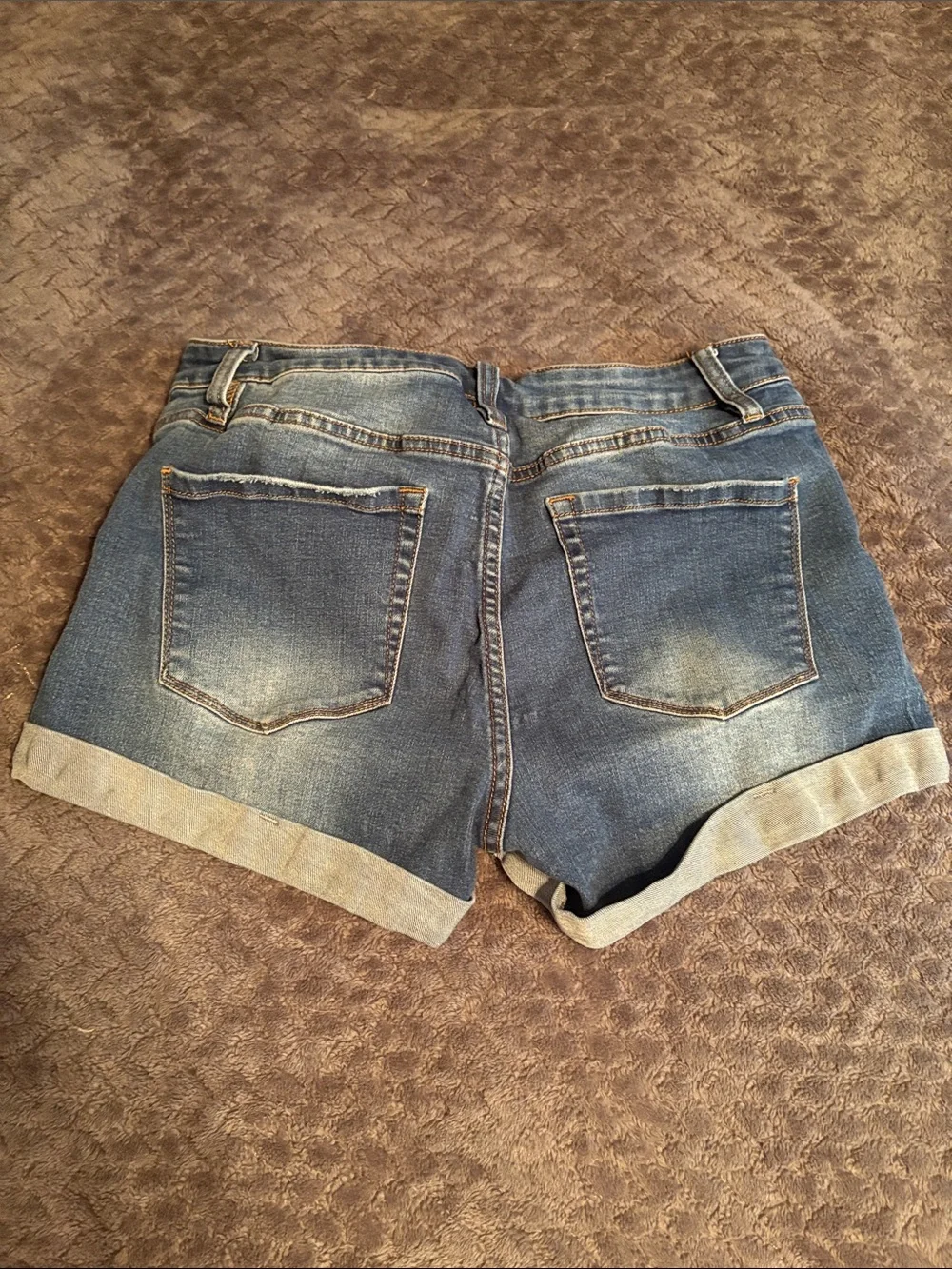 N/A shorts ripped features