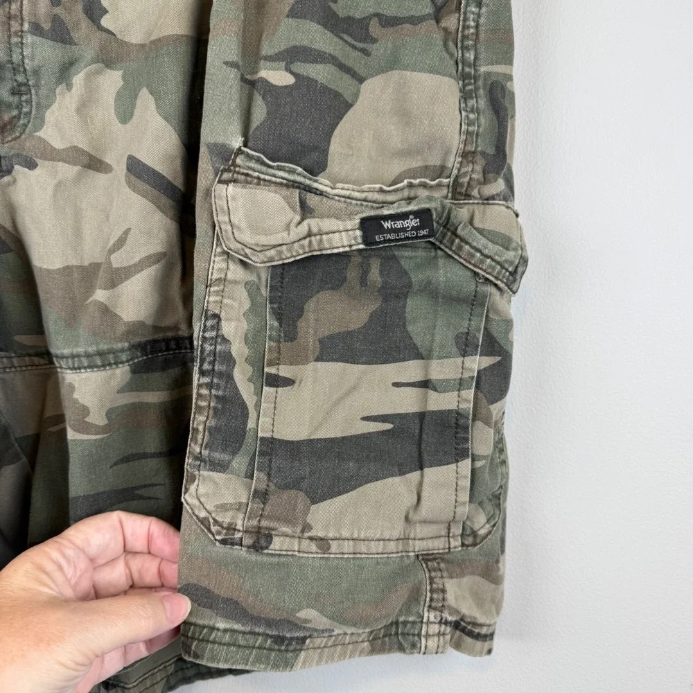 Wrangler cargo shorts