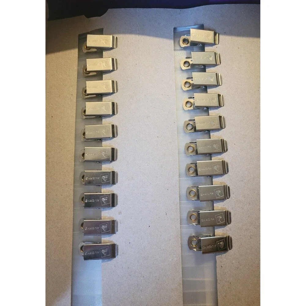 Avery ID Badge Holders Clip On Clear with White Inserts 100/Box 74541 440726