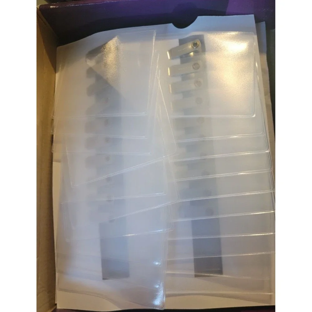 Avery ID Badge Holders Clip On Clear with White Inserts 100/Box 74541 440726