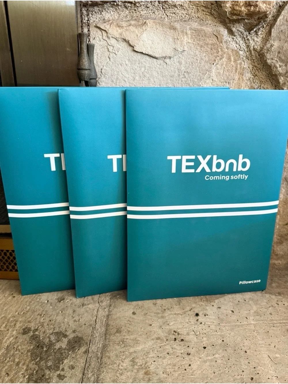 Texbnb burgundy look