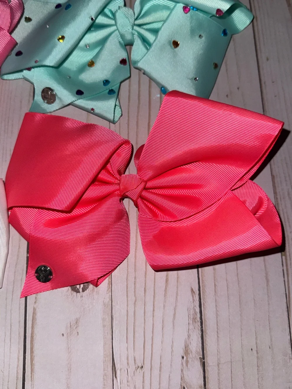 Jojo bows