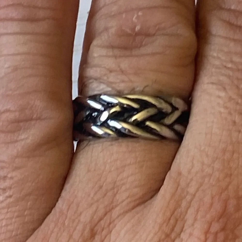 Men’s Stainless Steel Ring Size 10 Silver Tone Braided Chain Design Band