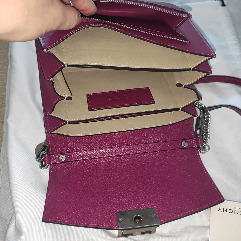 Givenchy auth nwt