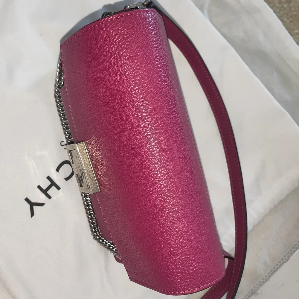 Givenchy auth nwt