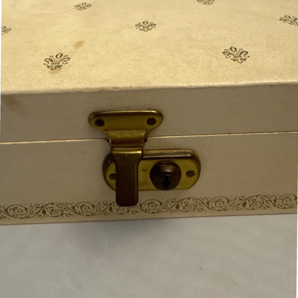 N/A vintage ivory