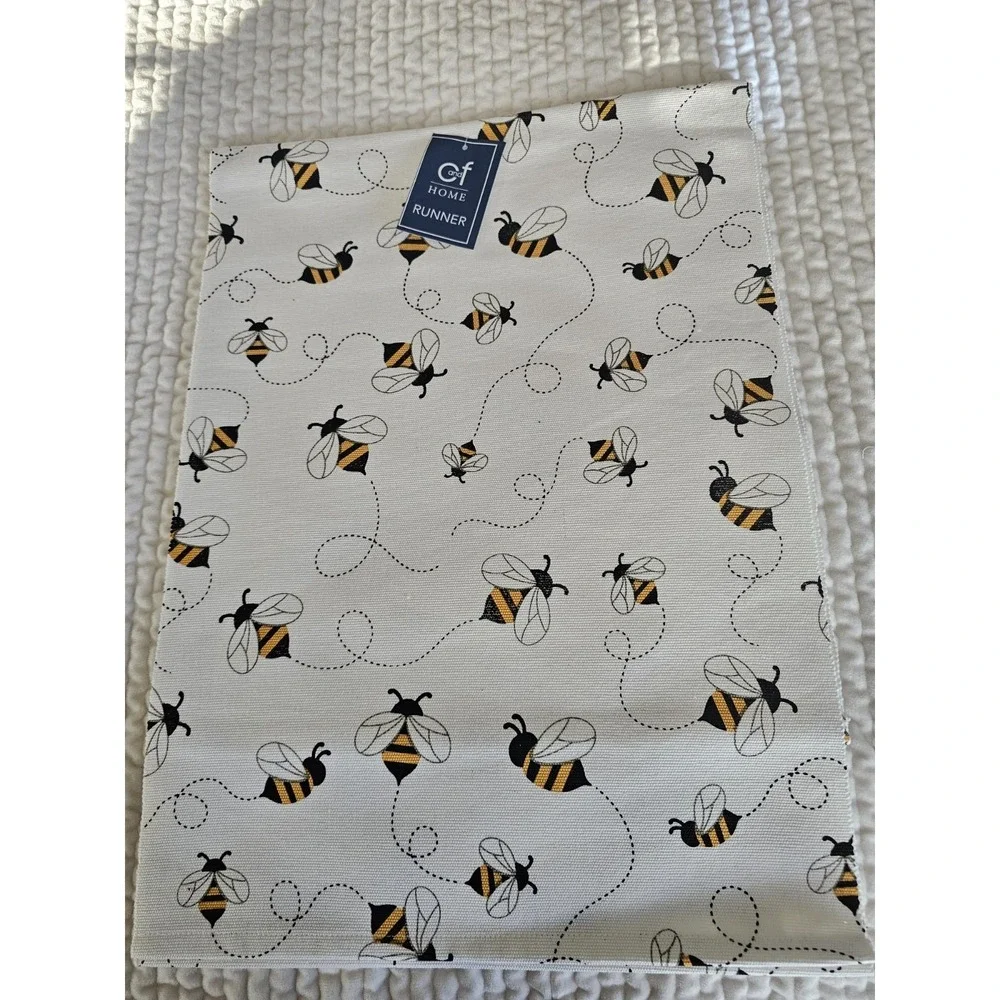 NWT Bumblebee Table Runner 13