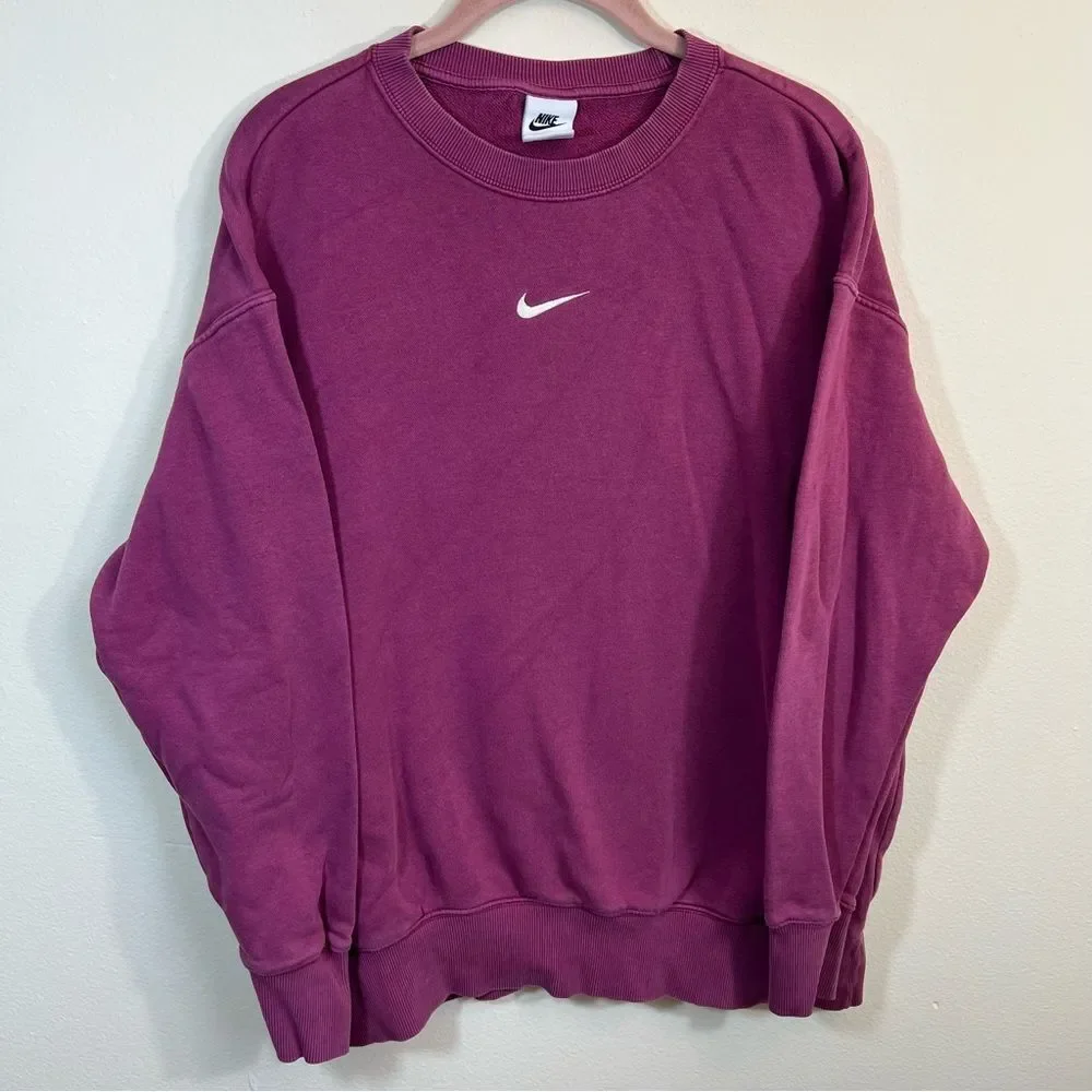 Nike Women’s Magenta Pink Center‎ Swoosh Crewneck Sweatshirt Small