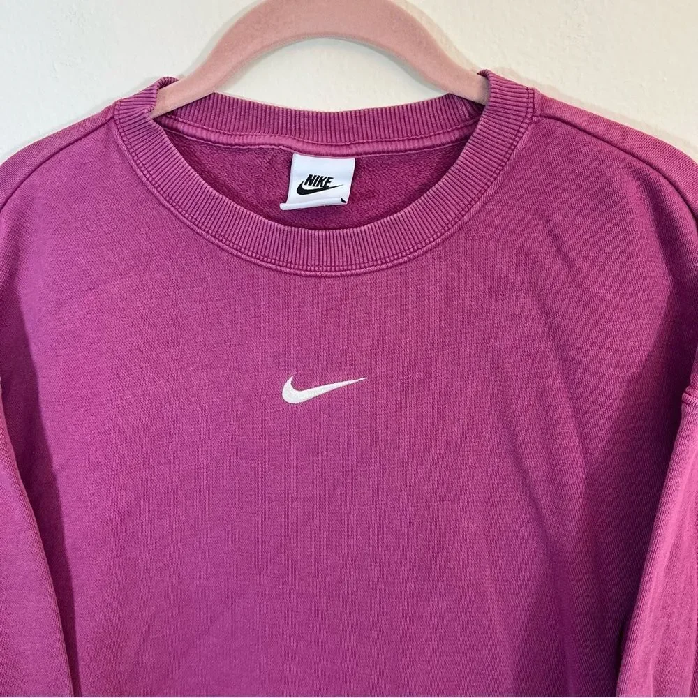 Nike women’s magenta