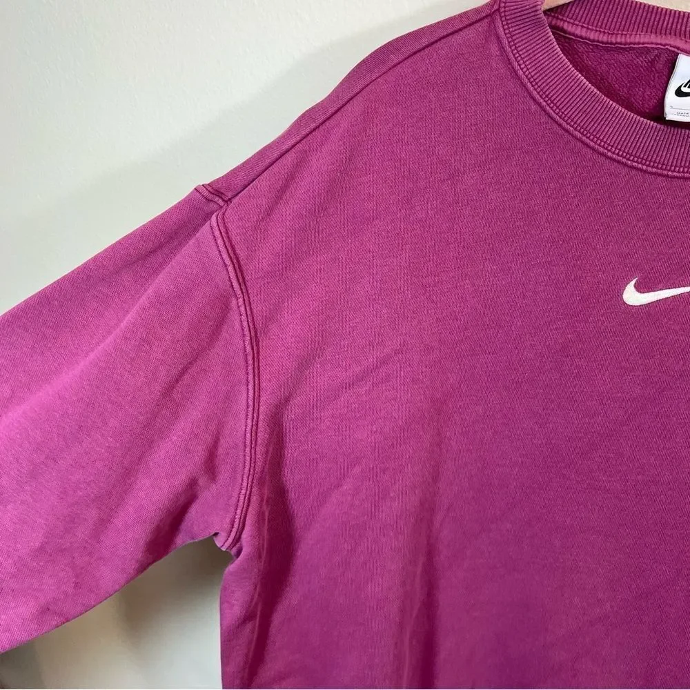 Nike women’s magenta