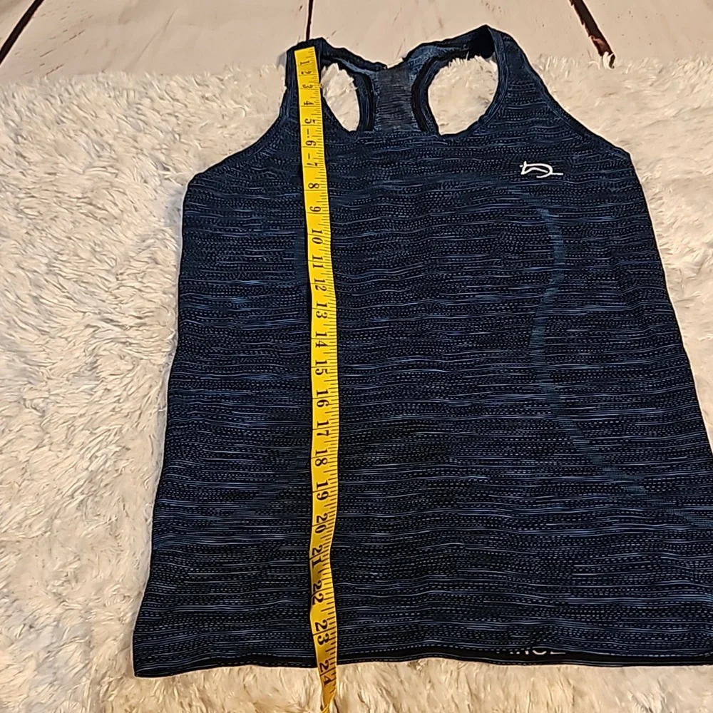 Lululemon Crush The Distance Top‎ Size 6
