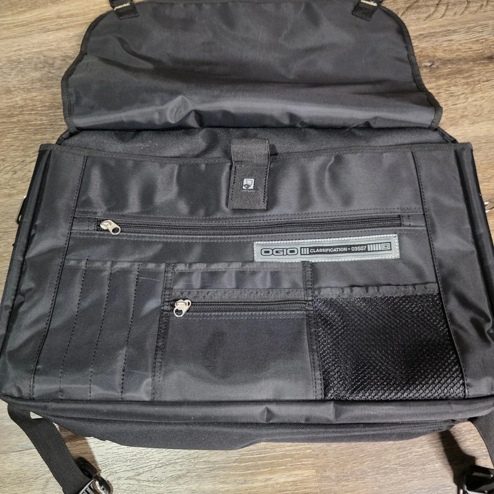OGIO laptop messenger