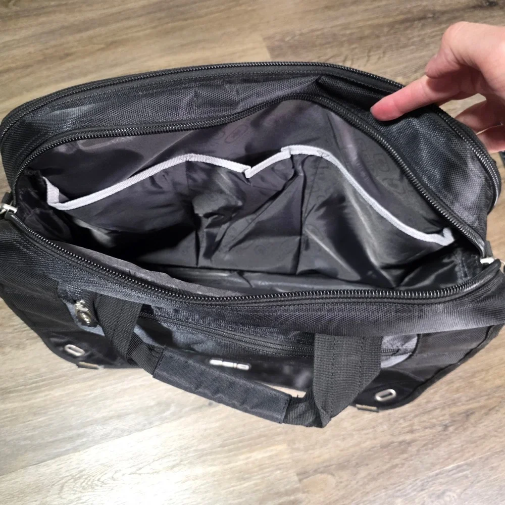 OGIO laptop messenger
