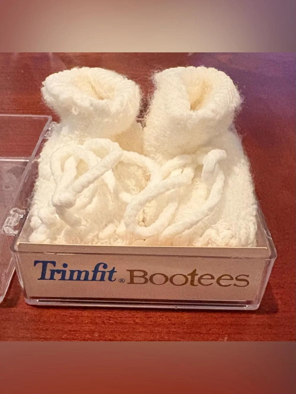 NWT VINTAGE 1970’s Off-White Baby Booties with Original Box, Size 0-3 mo