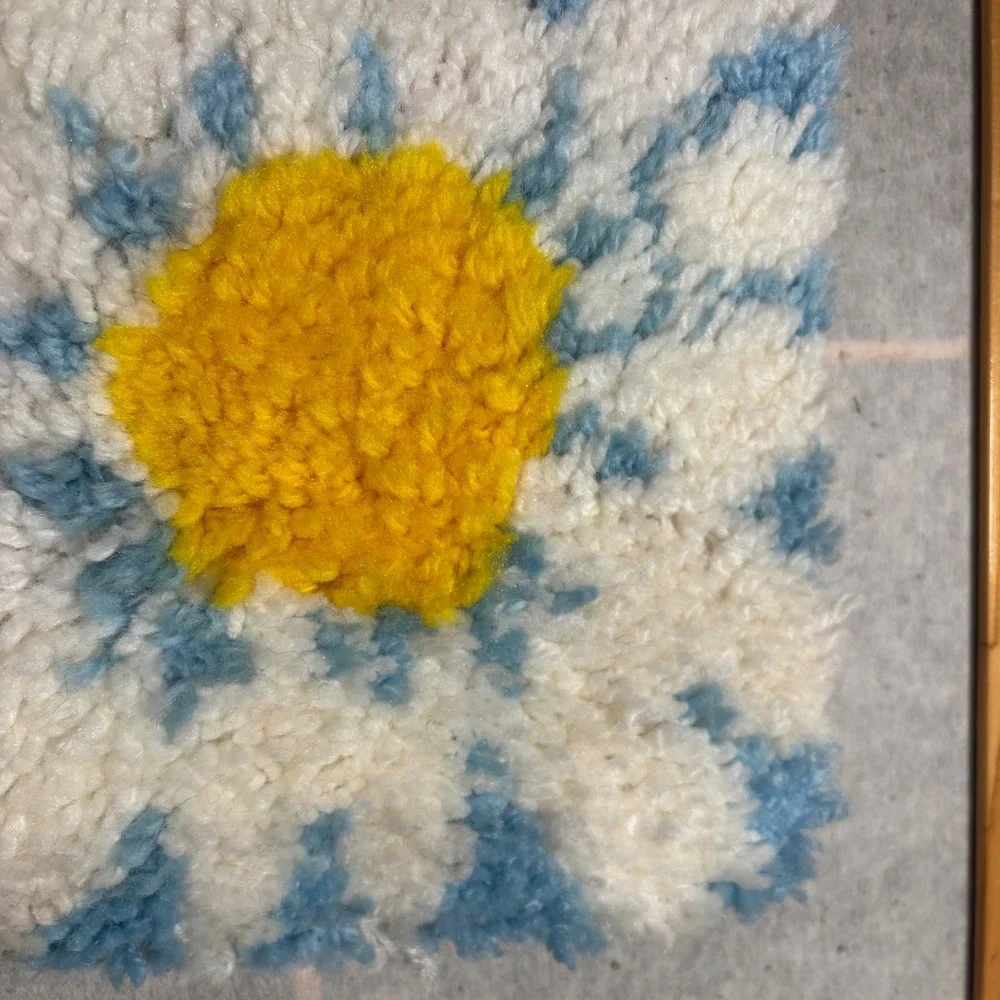 Vintage Handmade Latch Hook Daisy Flower Punch Needle Art Wall‎ Hanging Decor