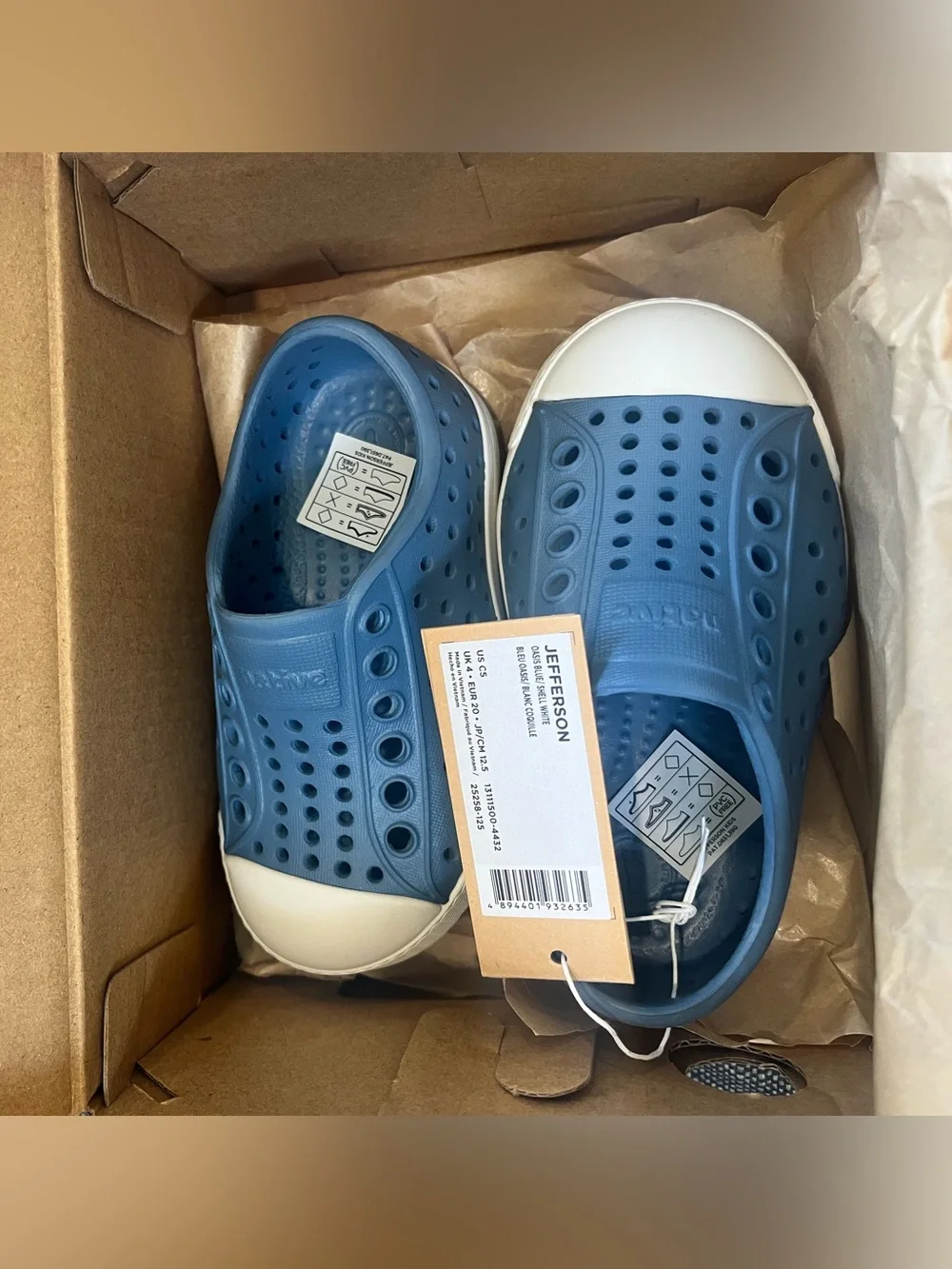Brand new! NATIVE Jefferson Slip-On Shoe in Oasis Blue and White C5