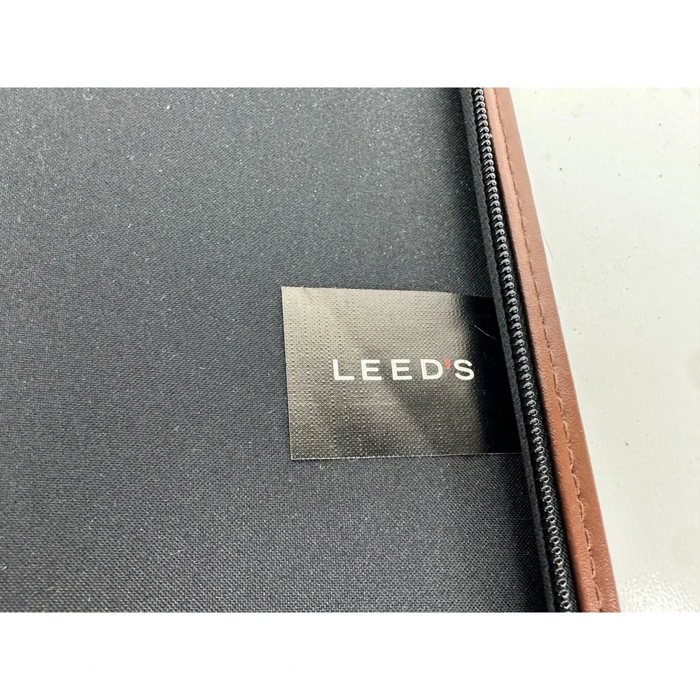 Leeds unisex looking