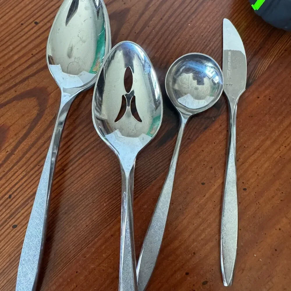 Ekco 36 pieces