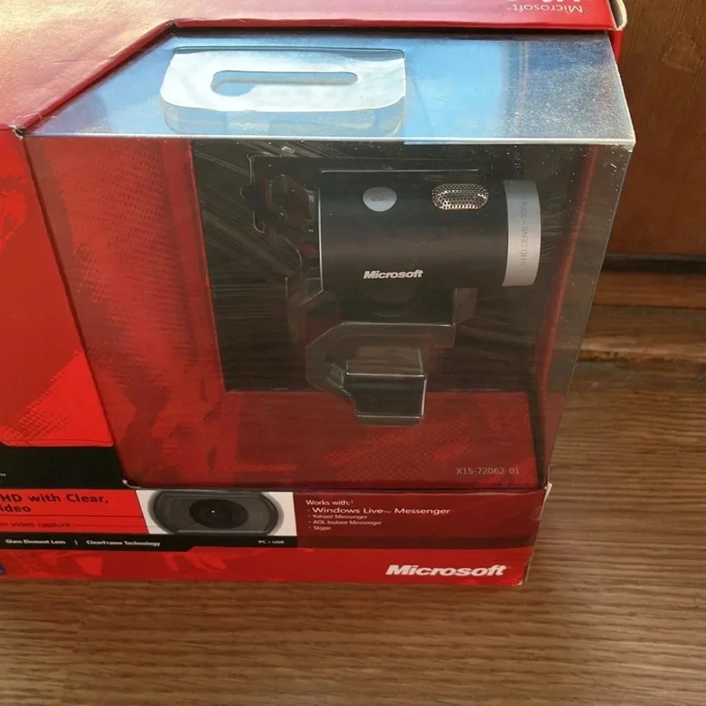 Microsoft LifeCam Cinema True 720pHD w/clear smooth video H5D-00001. NWOT