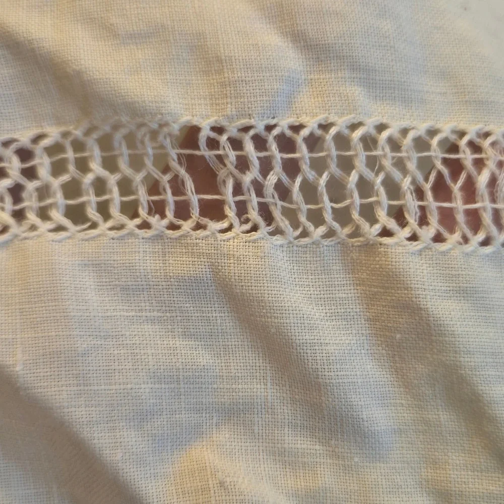 Off White Linen Hand Embroidered Crochet Lace Bedspread Victorian Clover Vtg