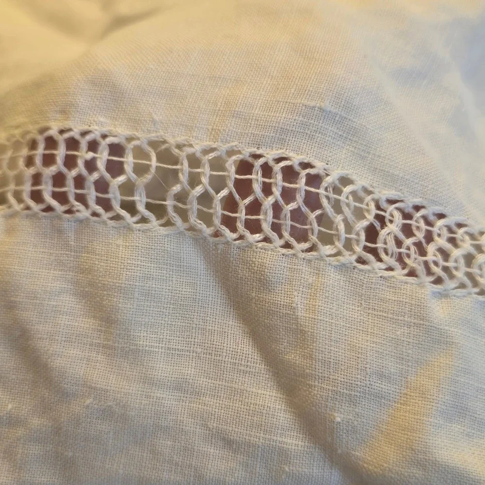 Off White Linen Hand Embroidered Crochet Lace Bedspread Victorian Clover Vtg